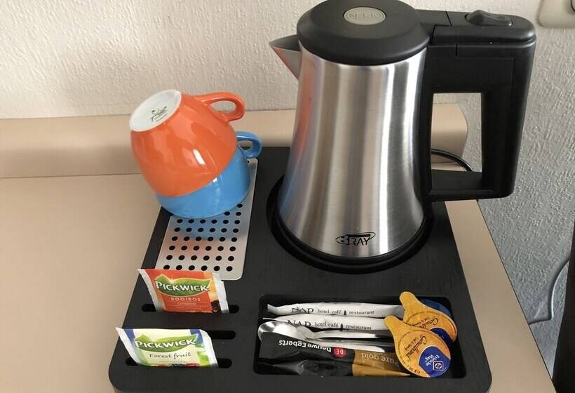 带城市景观的套间, Nap