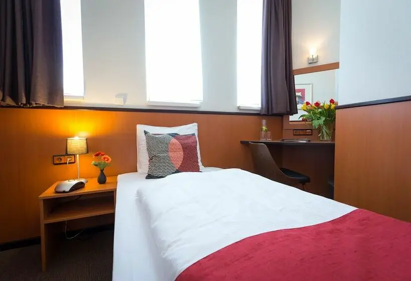 Standard Yhden Hengen Huone, Stadshotel Heerlen