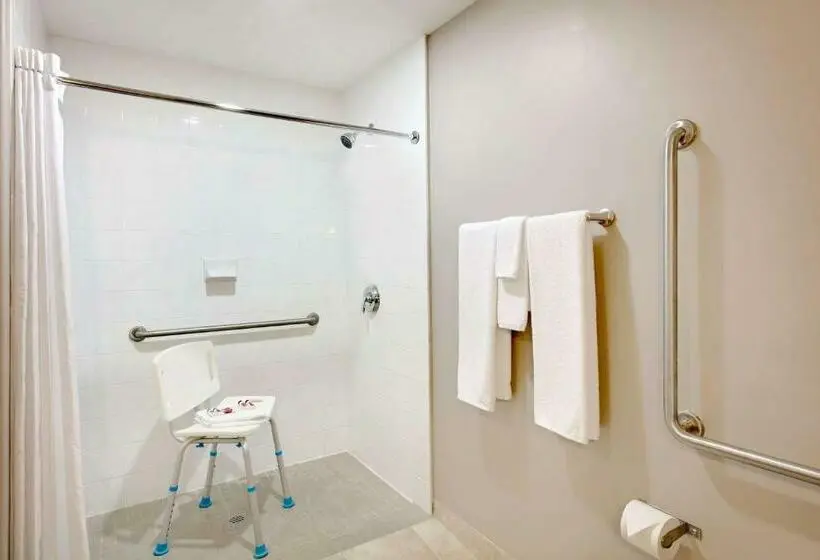 Standard-huone King-vuode, Super 8 By Wyndham Kapuskasing