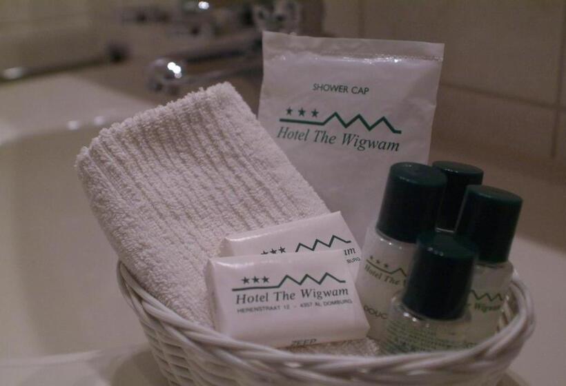 اتاق استاندارد پلاس, The Wigwam