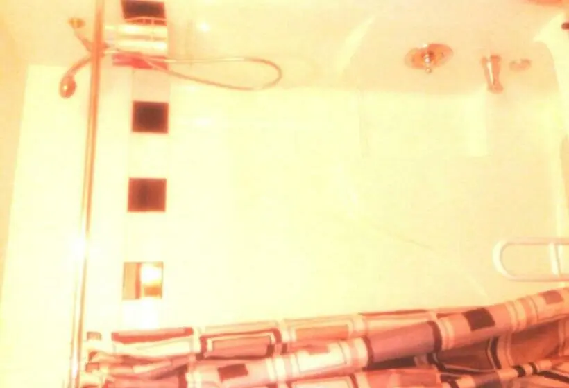 スタンダードルーム, Phoenix House B&b