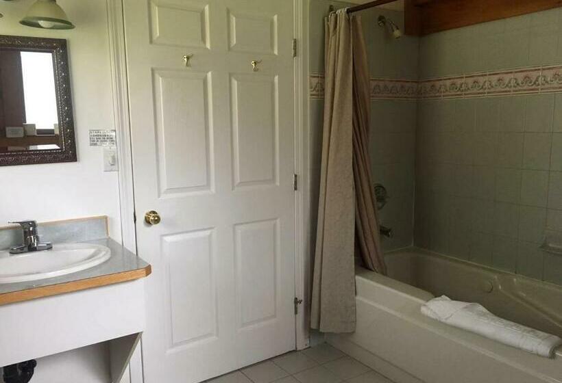 Standard Szoba, Rainbow Lake Castle Resort