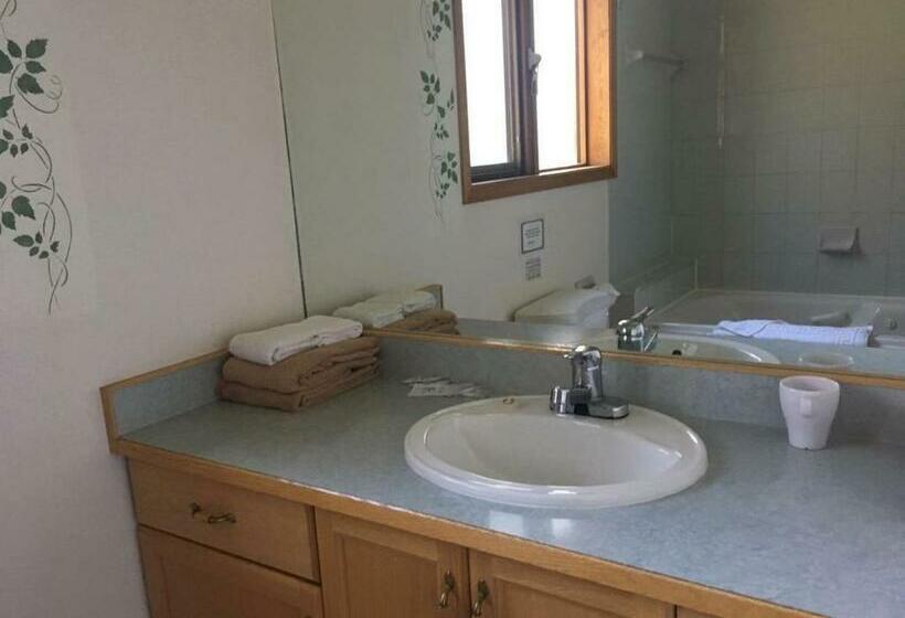 Standard Szoba, Rainbow Lake Castle Resort