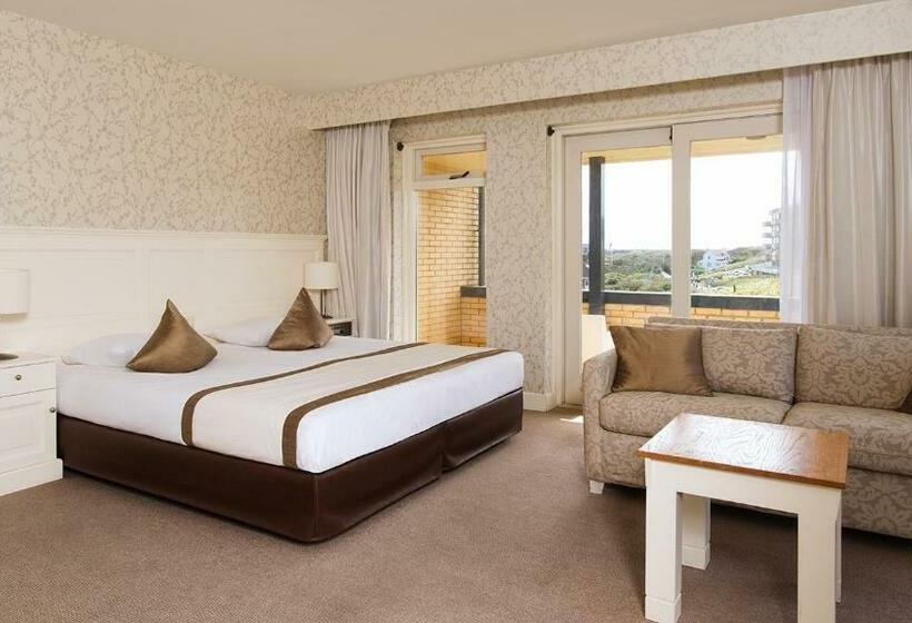 جناح جونيور, Strandhotel Nassau Bergen