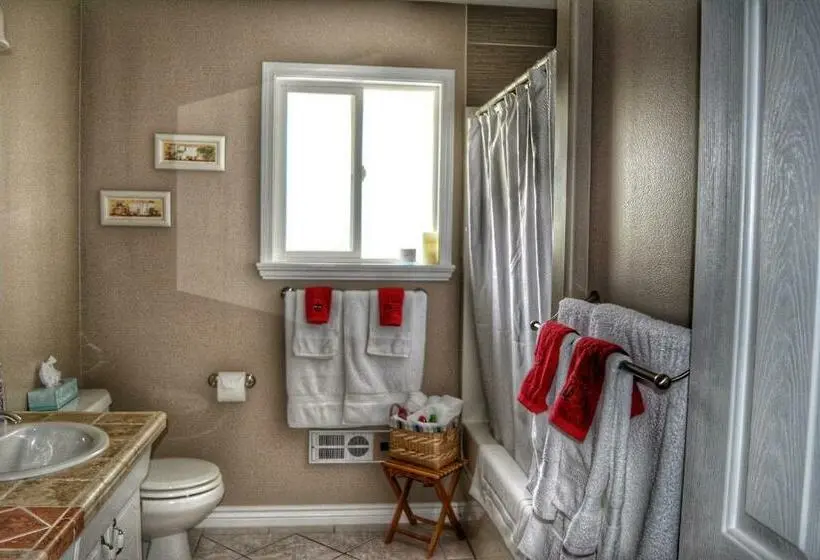 Standard-huone Jaettu Kylpyhuone, Sunny Shuswap B&b