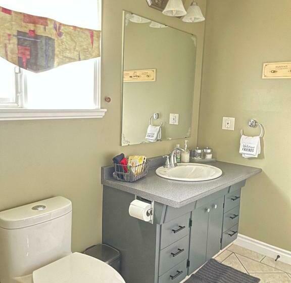 Номер Стандарт, Sunny Shuswap B&b