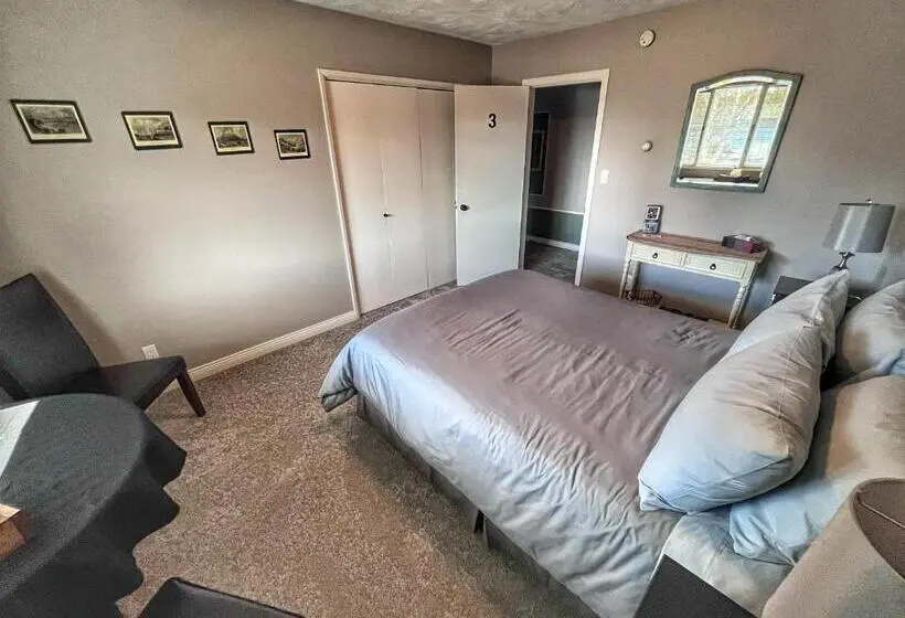Standard-huone Jaettu Kylpyhuone, Sunny Shuswap B&b