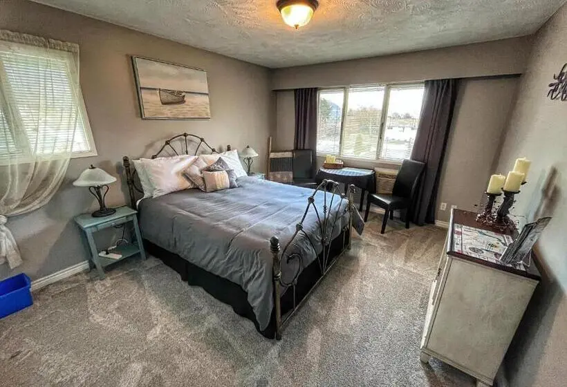Sviitti, Sunny Shuswap B&b
