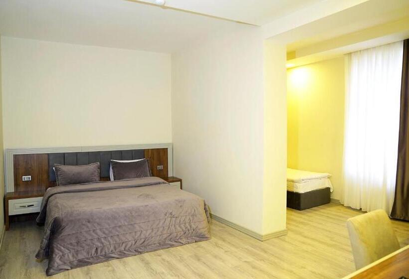 اتاق استاندارد سه نفره, Zengezur Harmony Wellness Resort