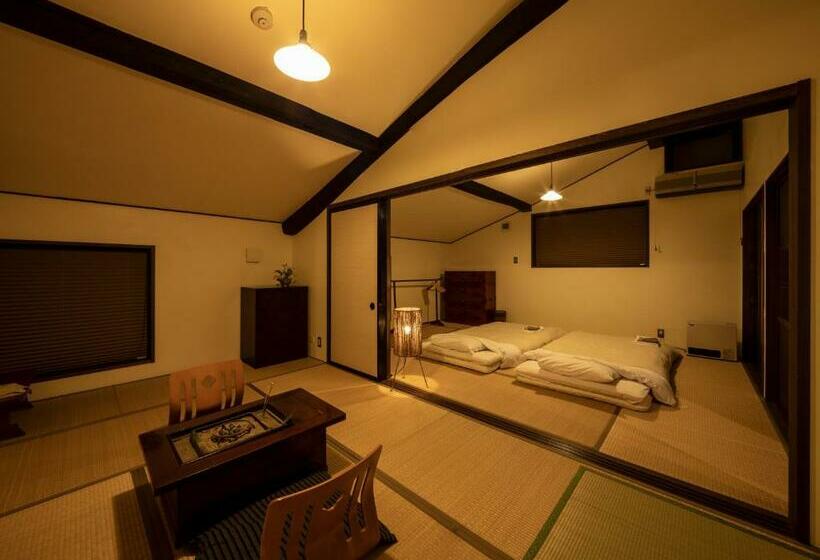 חדר סופריור, Soy