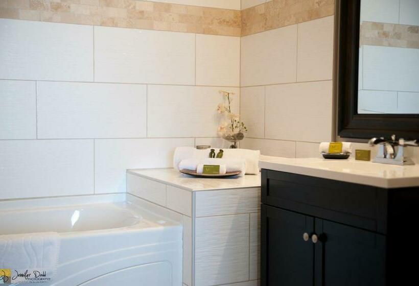 Люкс Кровать Кинг, Beyond Bliss Hotel Suites