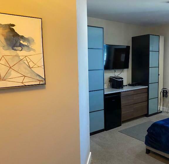 Номер Стандарт Вид на Море с Балконом, Beyond Bliss Hotel Suites