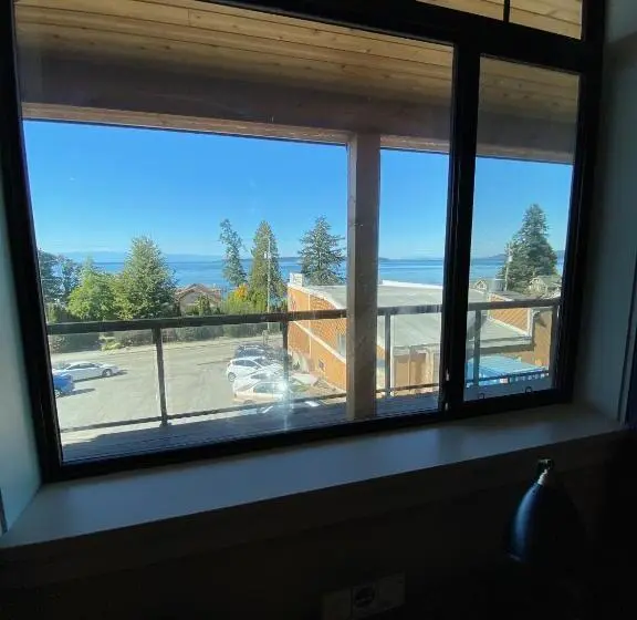 オーシャンビュースタンダードルームバルコニー付き, Beyond Bliss Hotel Suites