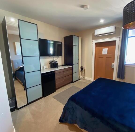 Номер Стандарт Вид на Море с Балконом, Beyond Bliss Hotel Suites