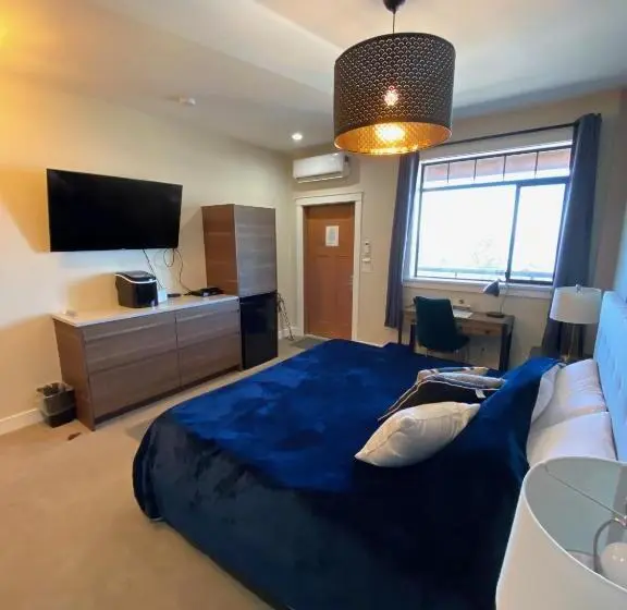 オーシャンビュースタンダードルームバルコニー付き, Beyond Bliss Hotel Suites
