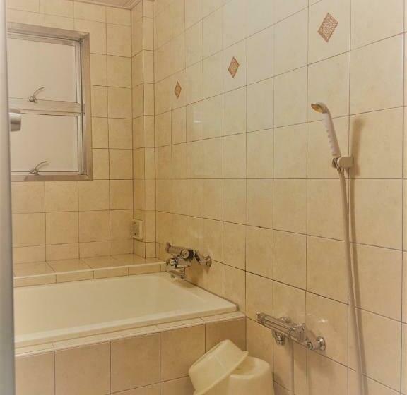 اتاق استاندارد سه نفره, Noanoa