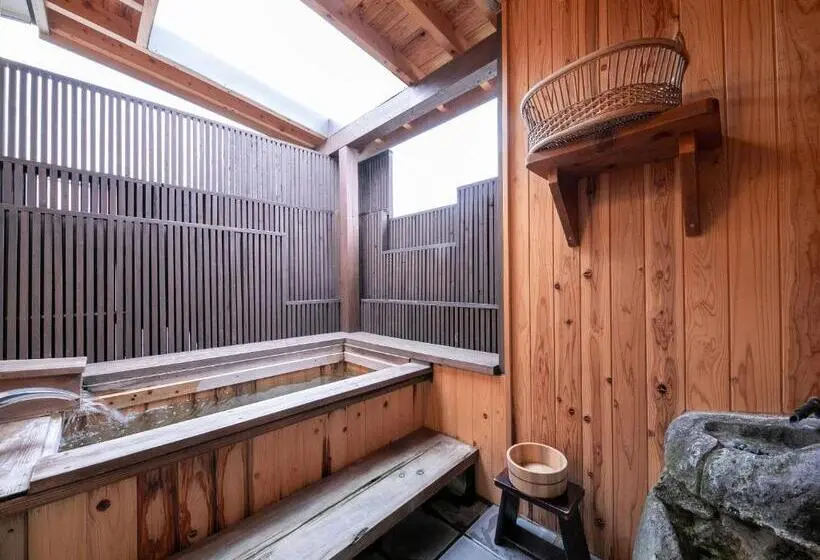 Superior-huone, Asotsuruya