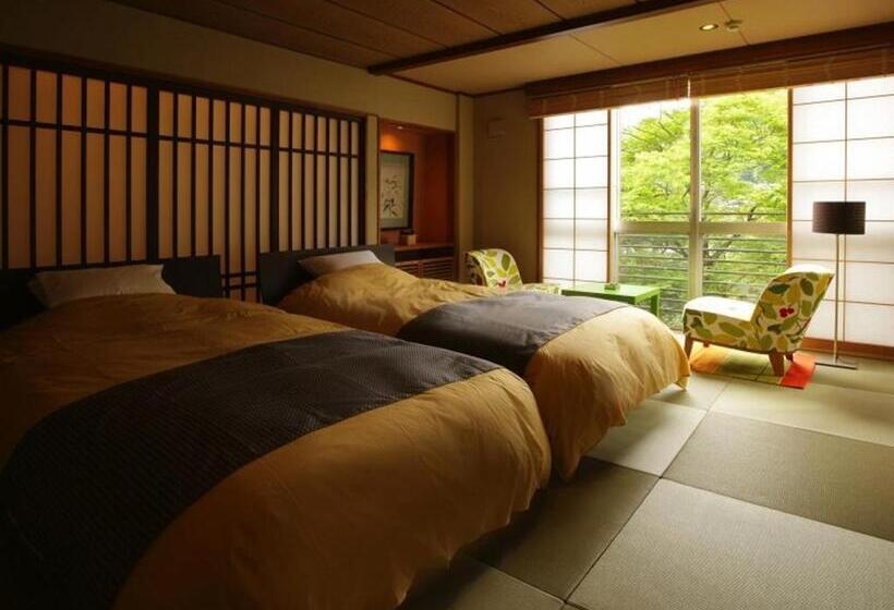 带观景的标准间, Yamayuri No Yado