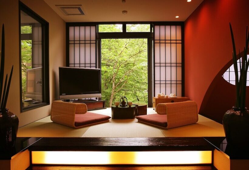 套房, Yamayuri No Yado