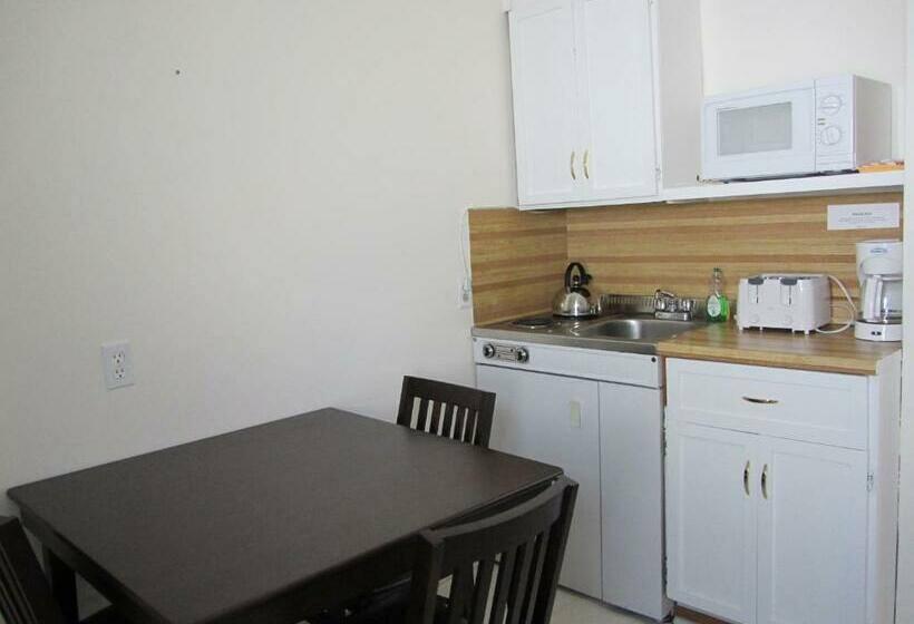 ファミリールーム, The Maplewood Motel