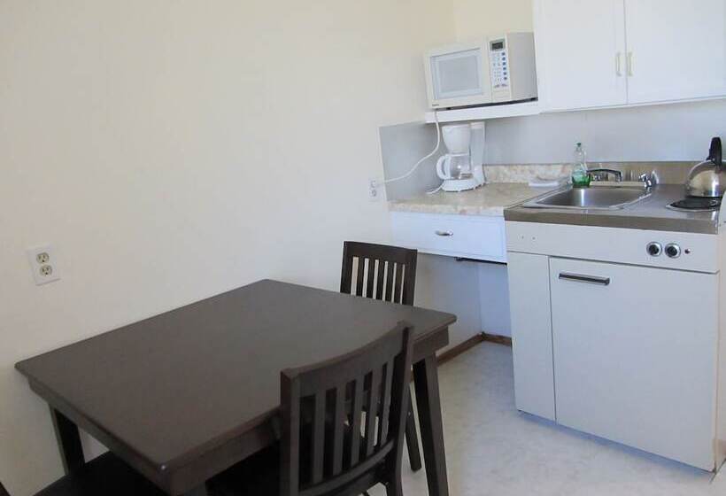 ファミリールーム, The Maplewood Motel