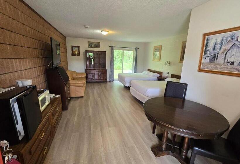 带2个双人床的标准工作室, Top Notch Motel