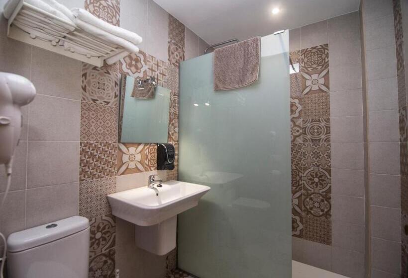 غرفة قياسية, A Reboleira   Casa Nuñez