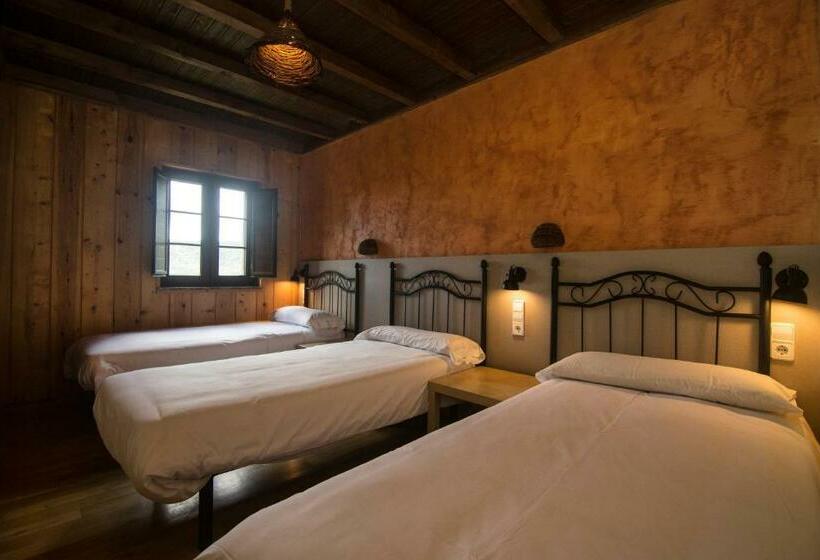 غرفة قياسية ثلاثية, A Reboleira   Casa Nuñez