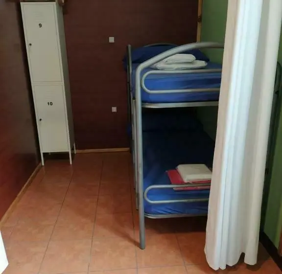 Geteiltes Mehrbettzimmer, Albergue O Bordón
