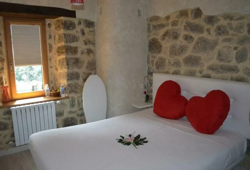 Talo 3 Makuuhuonetta, Casa Maru