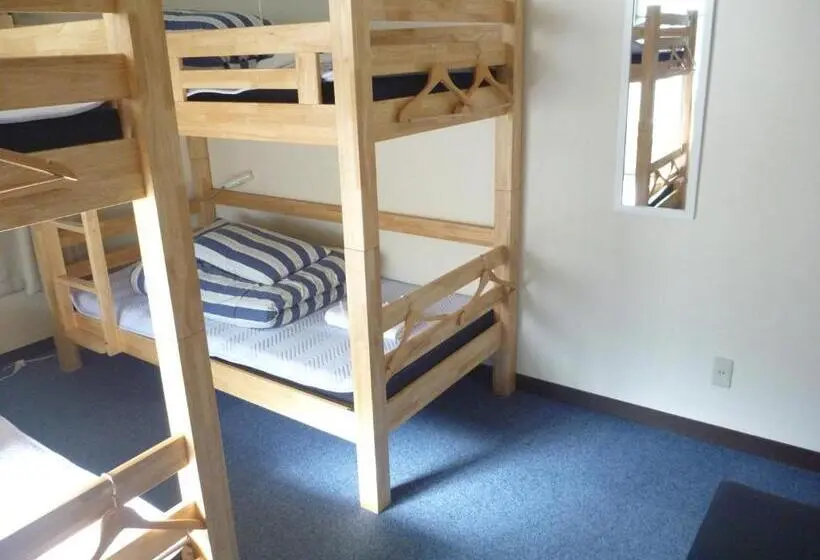 Standard Neljän Hengen Huone Jaettu Kylpyhuone, K S House Hakuba Alps Travelers Hostel