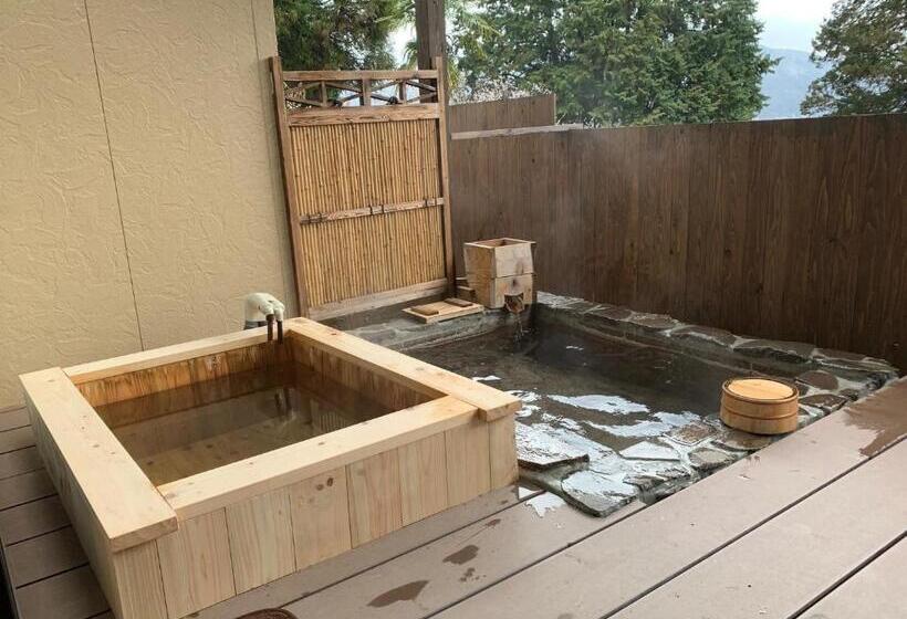 סוויטה, Yufuin Sanso Waremokou