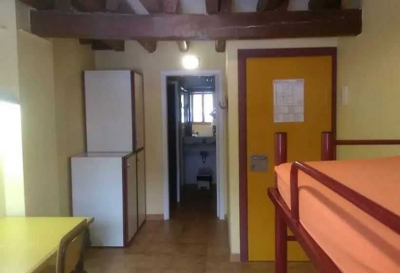اتاق استاندارد سه نفره, Alberg La Molina Xanascat