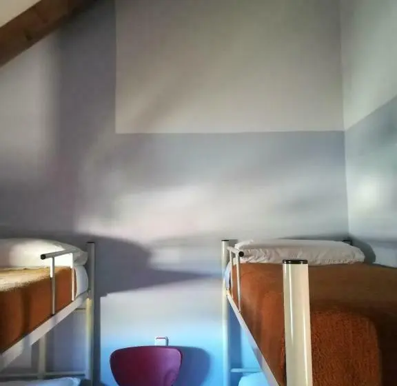 Vuode Makuusalissa, Albergue Albarracín