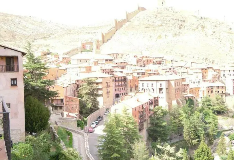 Vuode Makuusalissa, Albergue Albarracín