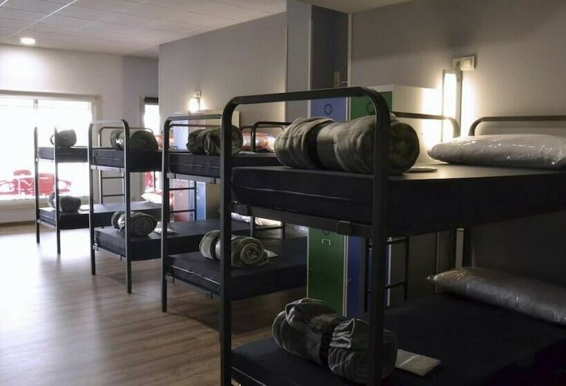 تختخواب در اتاق مشترک, Albergue Alfonso Ii