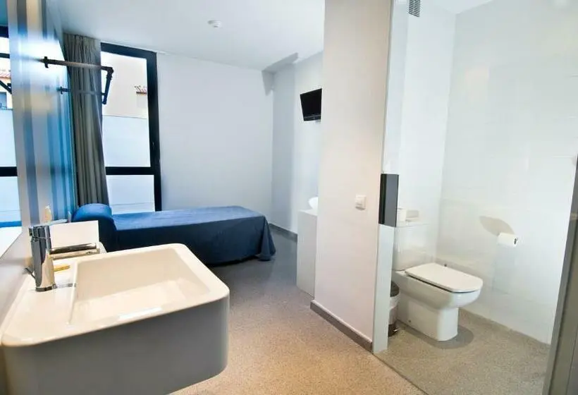 Standard Yhden Hengen Huone, Hostal La Creu