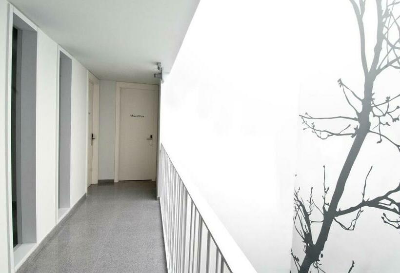 غرفة قياسية, Hostal La Creu