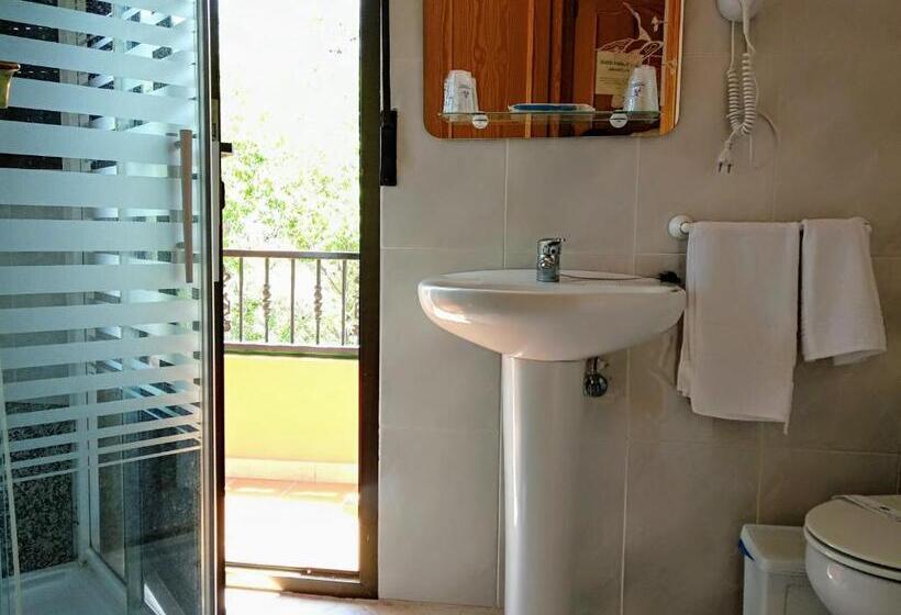 חדר סטנדרט נוף להרים, Hostal Almenara