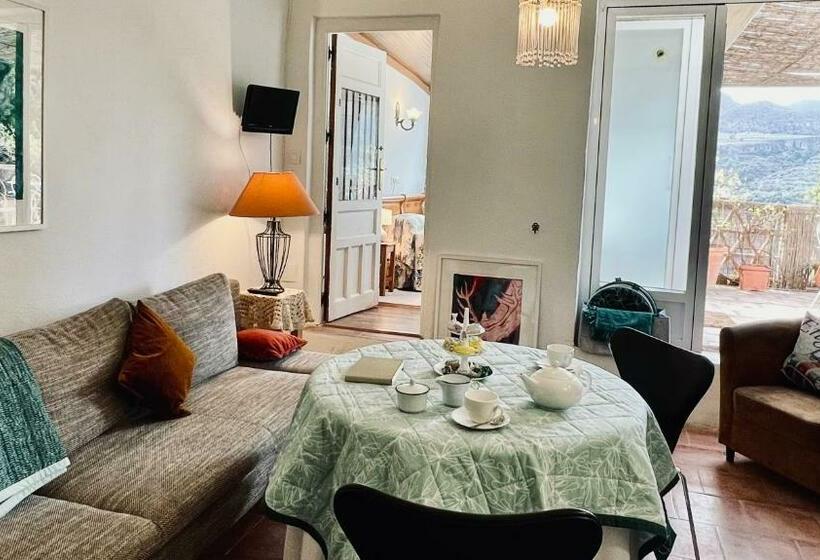 شقة غرفة واحدة, Cortijo El Pino Retreat