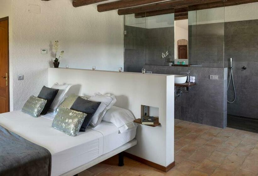 جناح جونيور مطلّ علي حمام السباحة, Somnis De L´empordà
