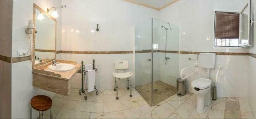 适合残疾人使用的标准间, Bodega El Moral