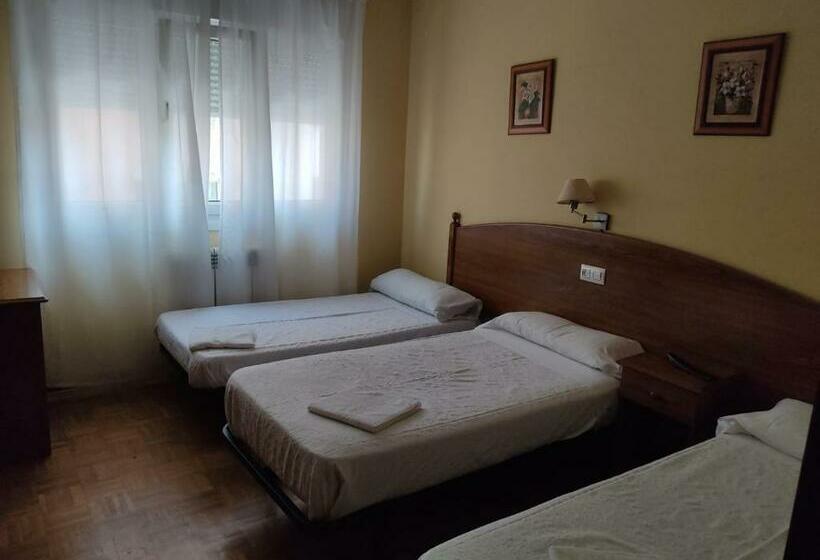 חדר סטנדרט לשלושה, Camagüey