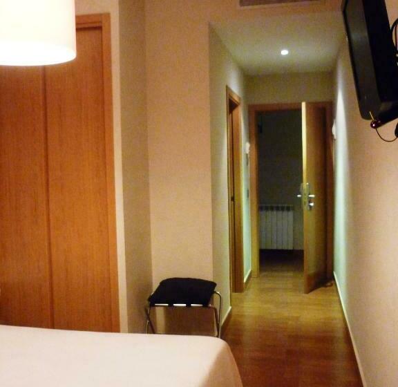 スタンダードルーム, Posada Del Almudí