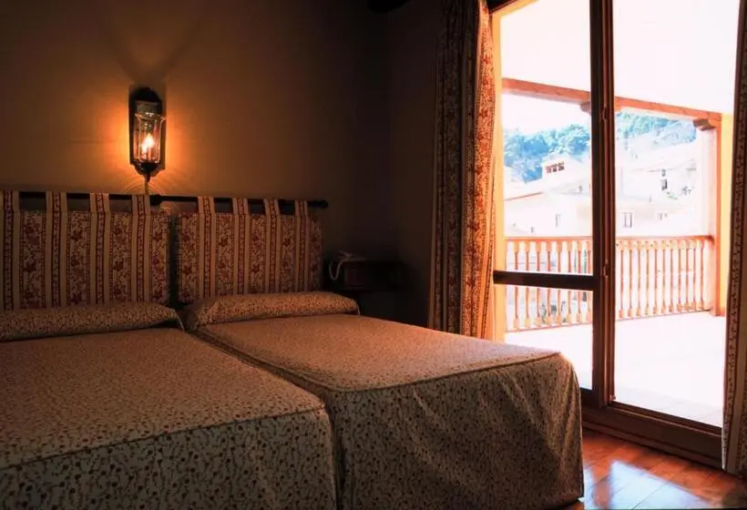 Perhehuone, Posada Del Almudí