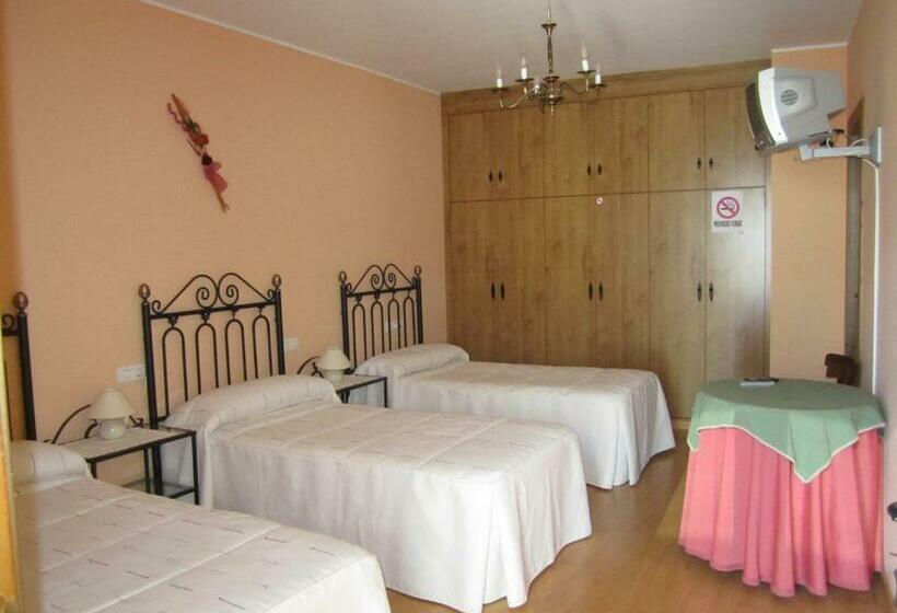 스탠다드 트리플 룸, Rural El Molinero De Santa Colomba De Somoza