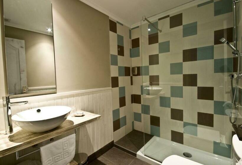 اتاق استاندارد یک نفره, Salbatoreh