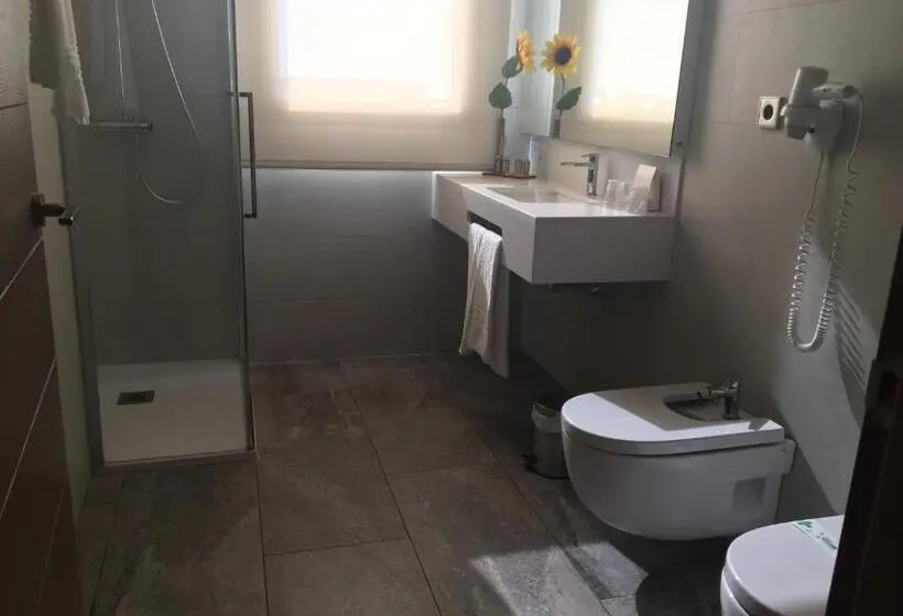 コンフォートトリプルルーム, Venta Baños