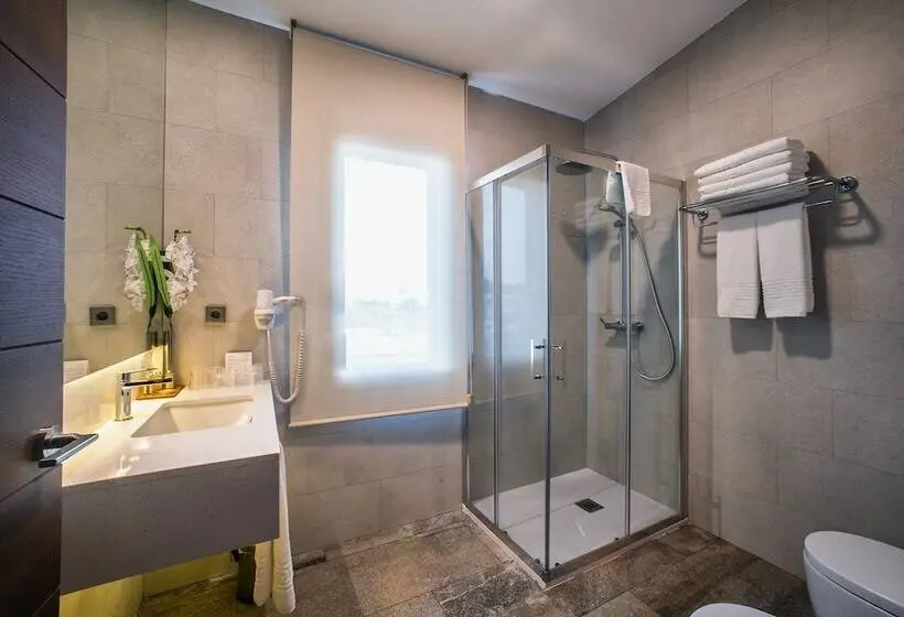 コンフォートトリプルルーム, Venta Baños