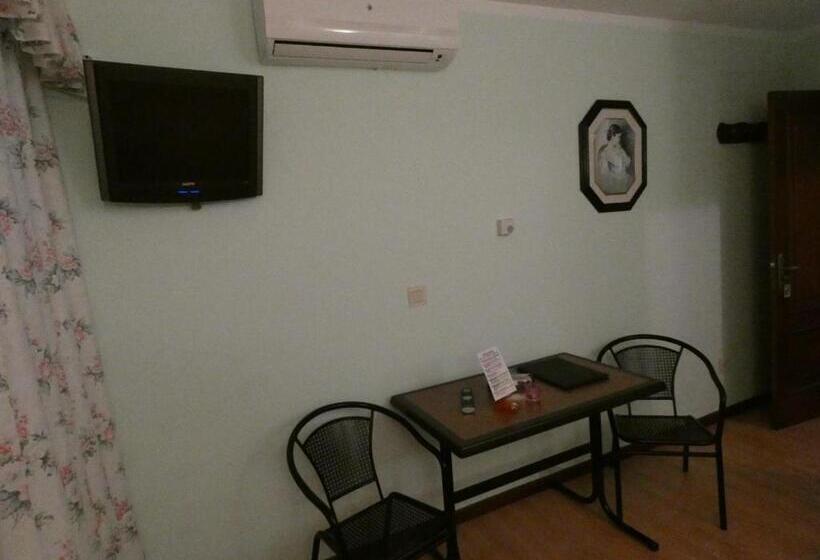 이코노미 룸, Motel Caldas